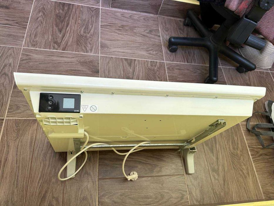 Продам власний конвектор обігрівач Atlantic CHG-BD1 Wi-Fi з ніжками