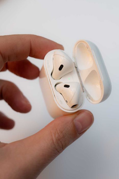 Apple AirPods 2. gen. – komplet z etui – słaba bateria słuchawek – do naprawy