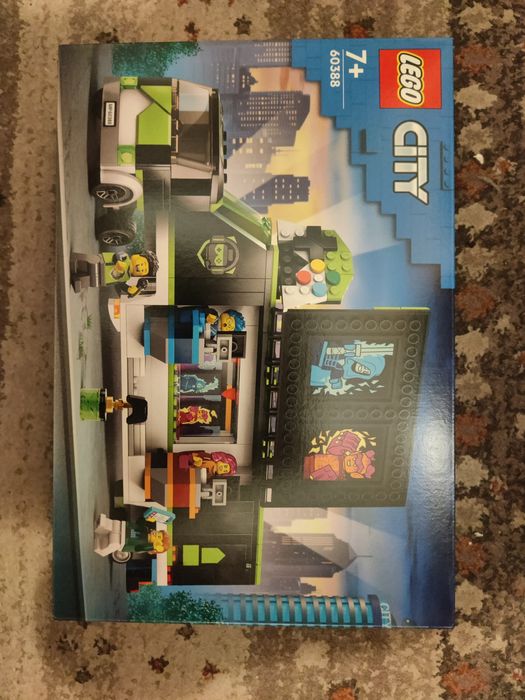 Lego City 60388 Ciężarówka na turniej gier