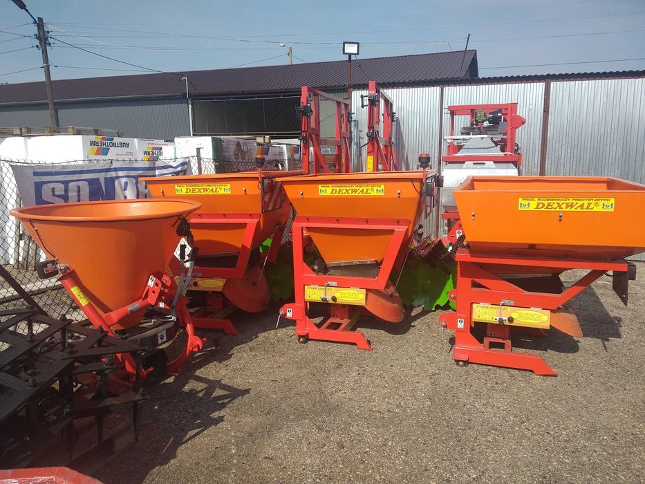 Piaskarka posypywarka   1200kg 550kg  z podłogą wibracyjną DEXWAL