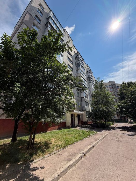 Новинка! 36 м2  Продаж 1 кім квартири+комора своя