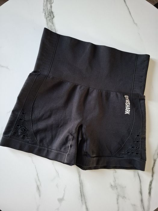 Gymshark damskie krótkie sportowe spodenki czarne materialowe S 36 szo