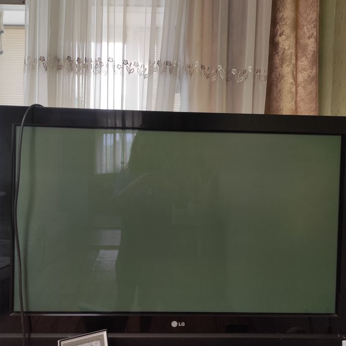 Продам Телевизор LG