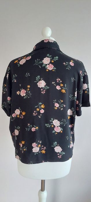 C&A r.36 czarna bluzka w kwiaty / wiskoza
