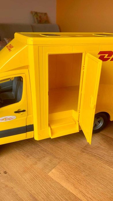 Carrinha DHL brinquedo
