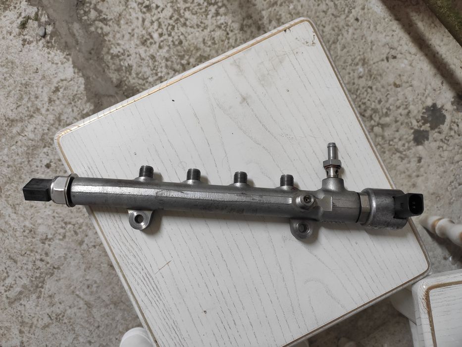 Паливна рейка mercedes 2.2, топливна рейка w212 om651, рампа