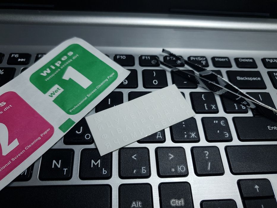 УКР/РУС Наклейки на клавиатуру прозрачные, белый буквы и символы вырез