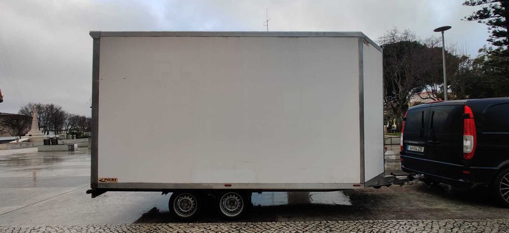 reboque de carga caixa fechada