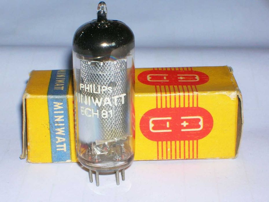 ECH81 válvula electrónica osciladora/conversora. Nova de stock antigo.