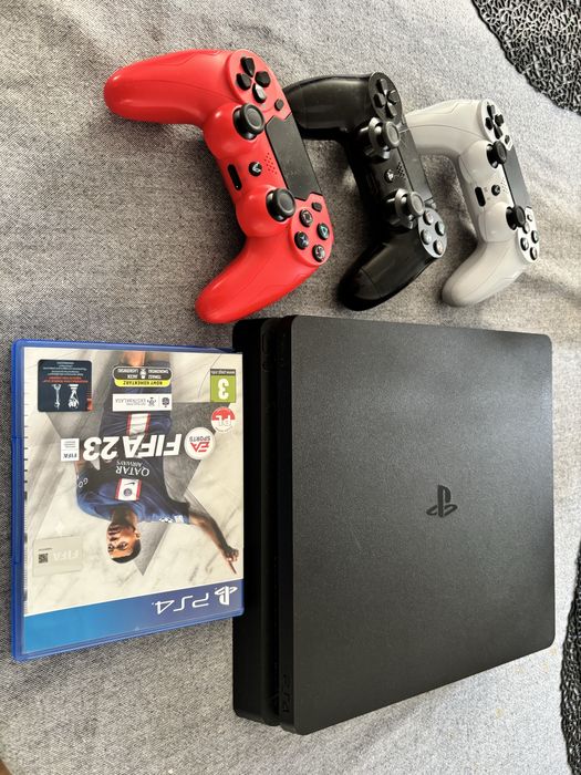 Konsola PS4 + pady + gry+ baza ladujaca do padow