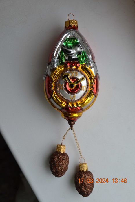 Игрушка "Часы, домик гирьками "Без пяти минут двенадцать". 10 и 12 см.