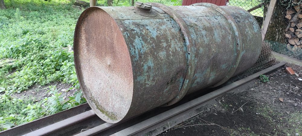 Бочка   металева.