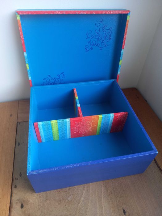 Caixa multiusos em madeira