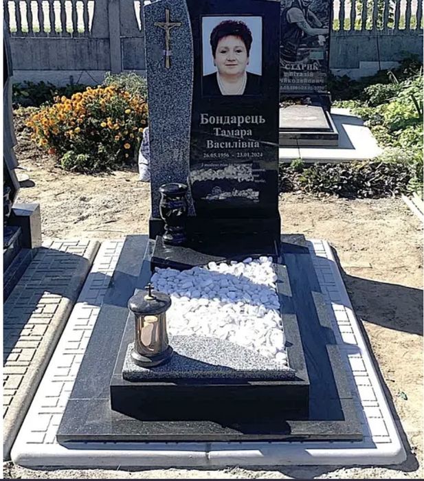Памятники від виробника