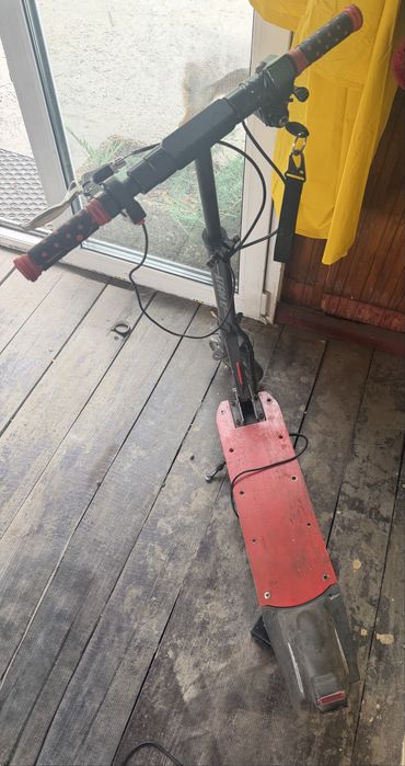Продам самокат Kugoo M2