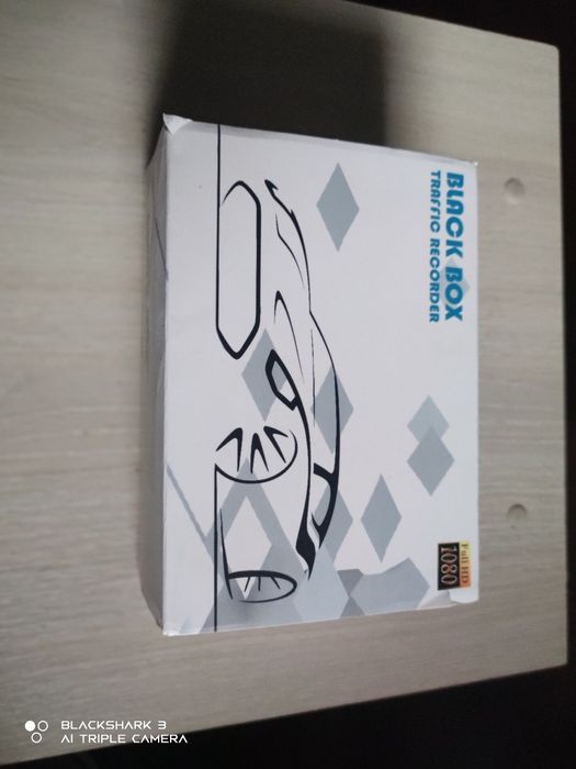 Видео регистратор автомобильный на 2камеры.