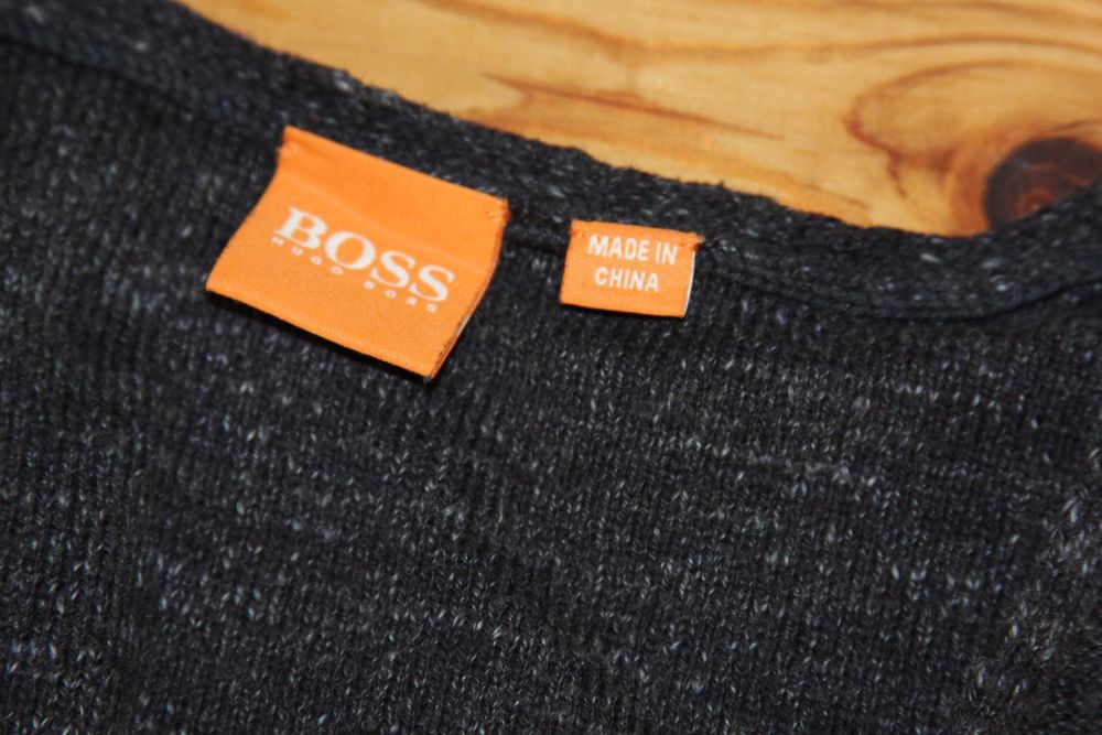 Hugo Boss sweter w serek r. XL