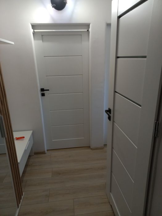 Montaż drzwi. Skracanie. Montaż drzwi na stare futryny. Ślusarstwo