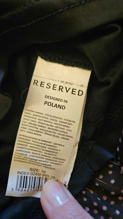 Sukienka czarna, błyszcząca nitka, Reservd, Rozmiar M