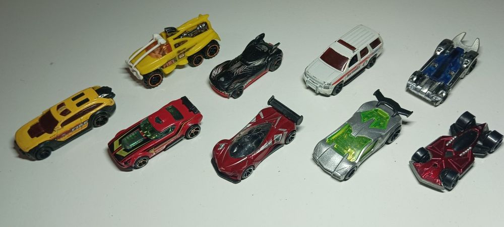 Hotwheels 45 carros (lote n26)