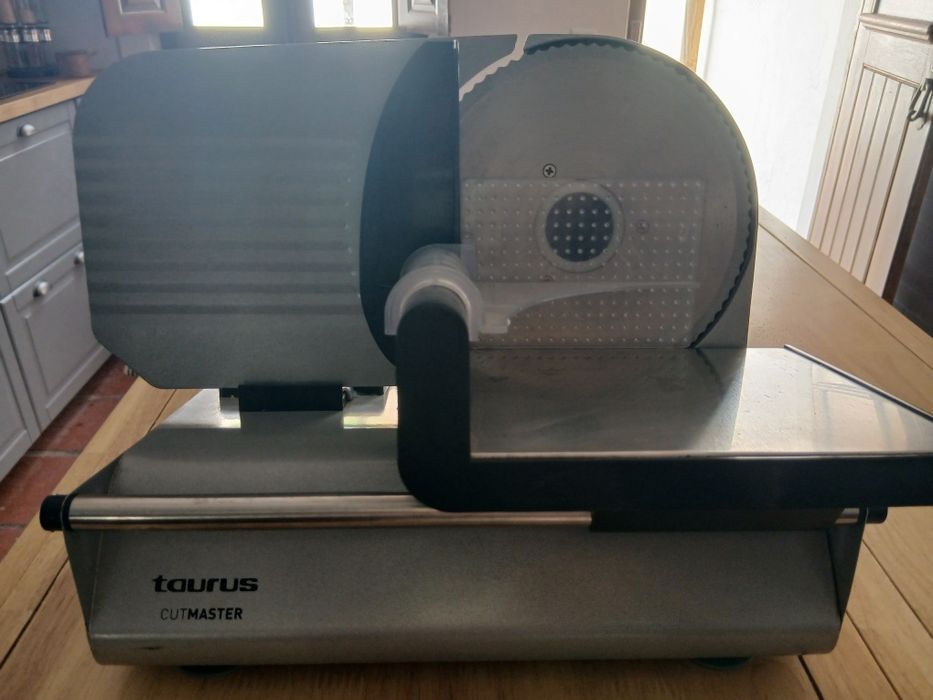 Fiambreira Taurus