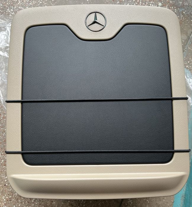 Столик Mercedes Actros MP4