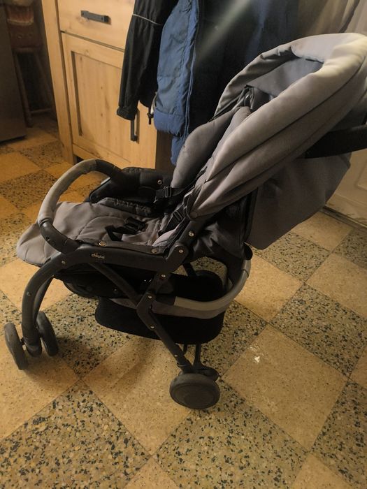Vendo carrinho bebé da Chicco bom estado