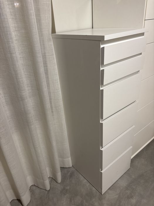 Comoda branca do IKEA