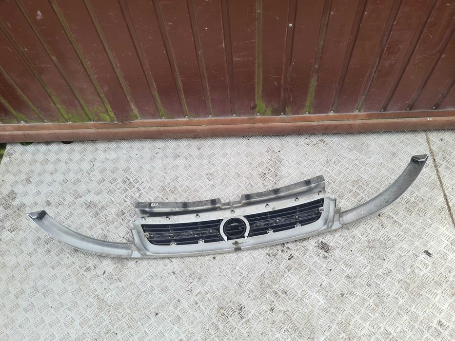 Renault Trafic II grill atrapa Opel Vivaro