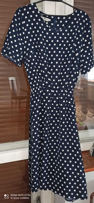 Luiza, sukienka granatowa w grochy, korygujaca figurę, maskująca, 40.