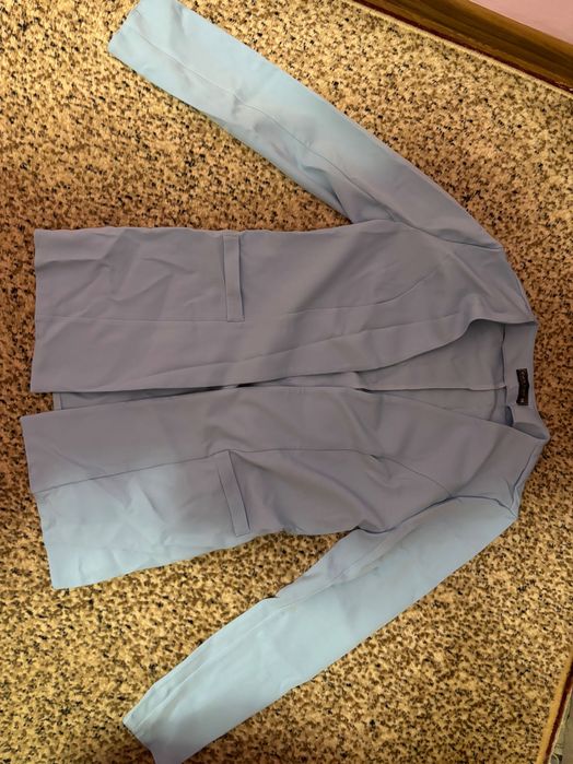 Гарний блакитний костюм розмір s m