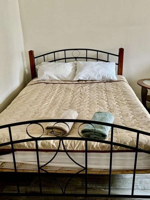 Посуточно,почасово 1к квартира в 5 мин.ходьбы от м Дарница,свет 24/7