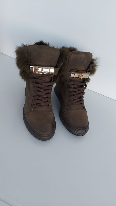 Buty sneakersy skórzane Carinii by Maja Sablewska w rozmiarze 38