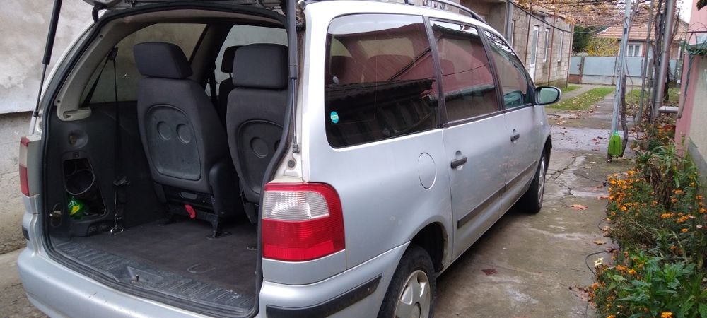 Ford Galaxy (мінівен)