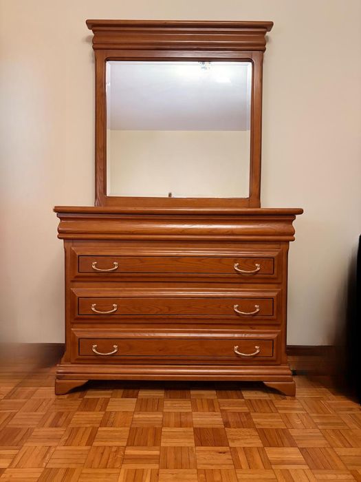 Vendo quarto + credencia com espelho