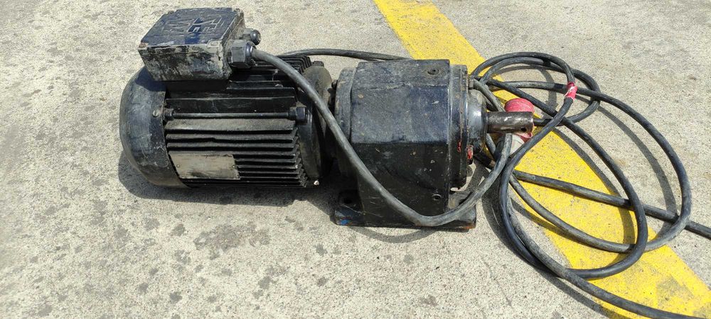 Silnik z przekładnią dedykowany dla wiertnic 3 fazy 2.2KW