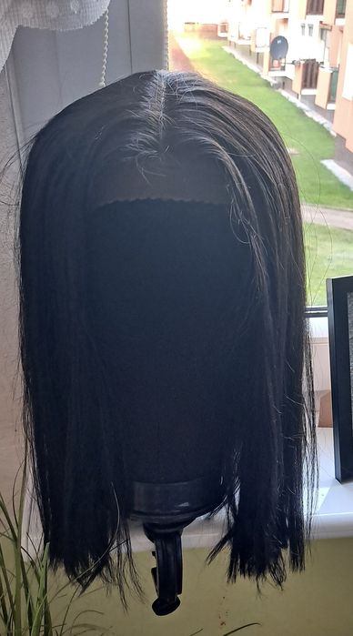 Peruka czarna syntetyczna