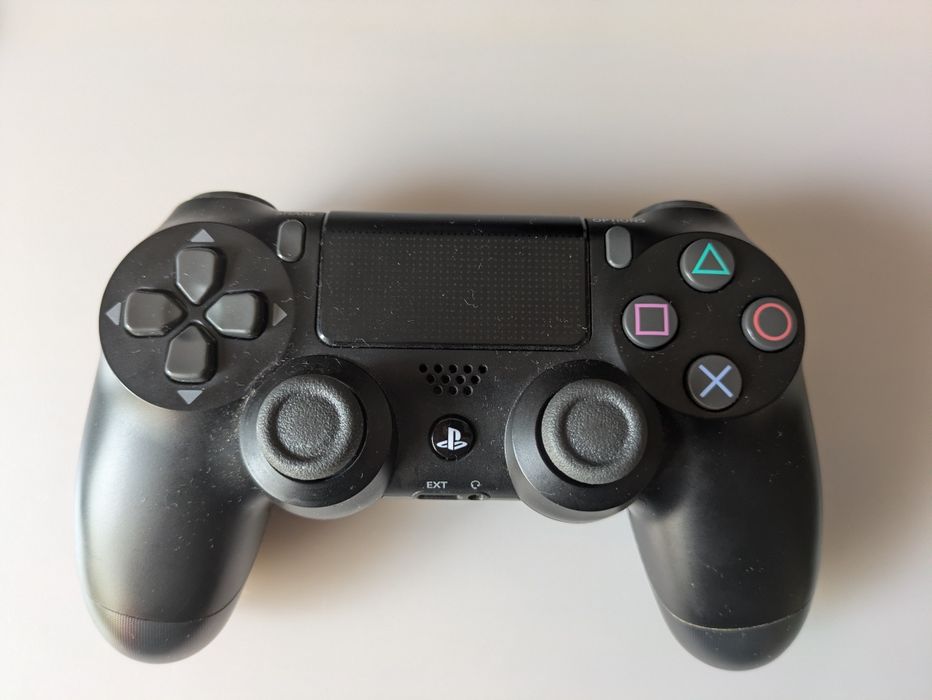 PS4 + Comando + Fones JBL Wireless