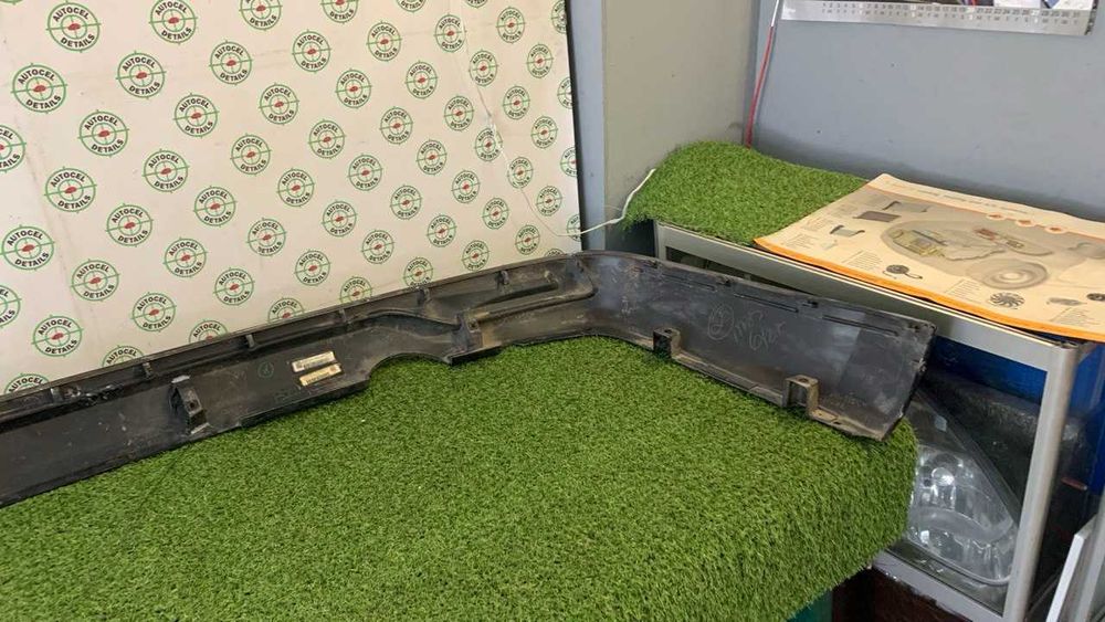 Губа, обвес, накладка бампера Land Cruiser 200