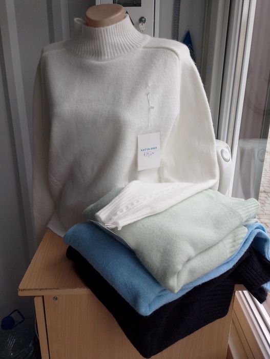 Светри жіночі зима розмір 52-56