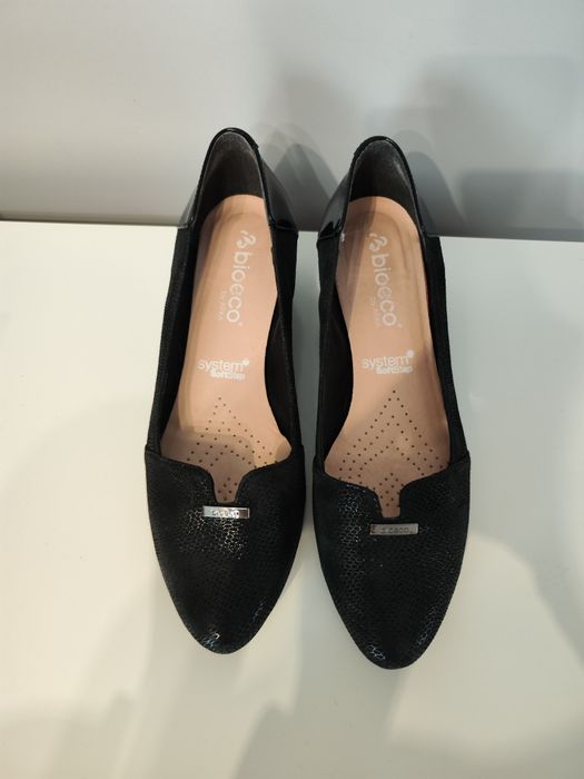 Skórzane czółenka buty na klocku bioeco czarne jak nowe obcas 4.5 cm