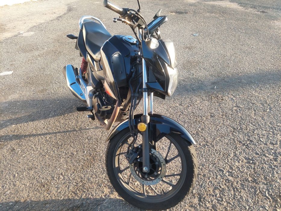Honda CB125F Motorbike