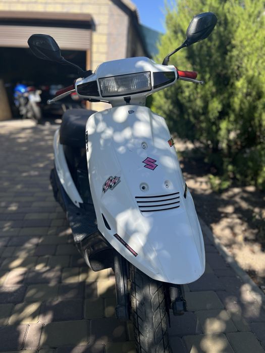 Продам скутер Suzuki address v 100