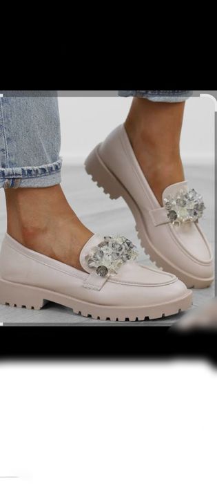 Buty zdobiona kryształkami