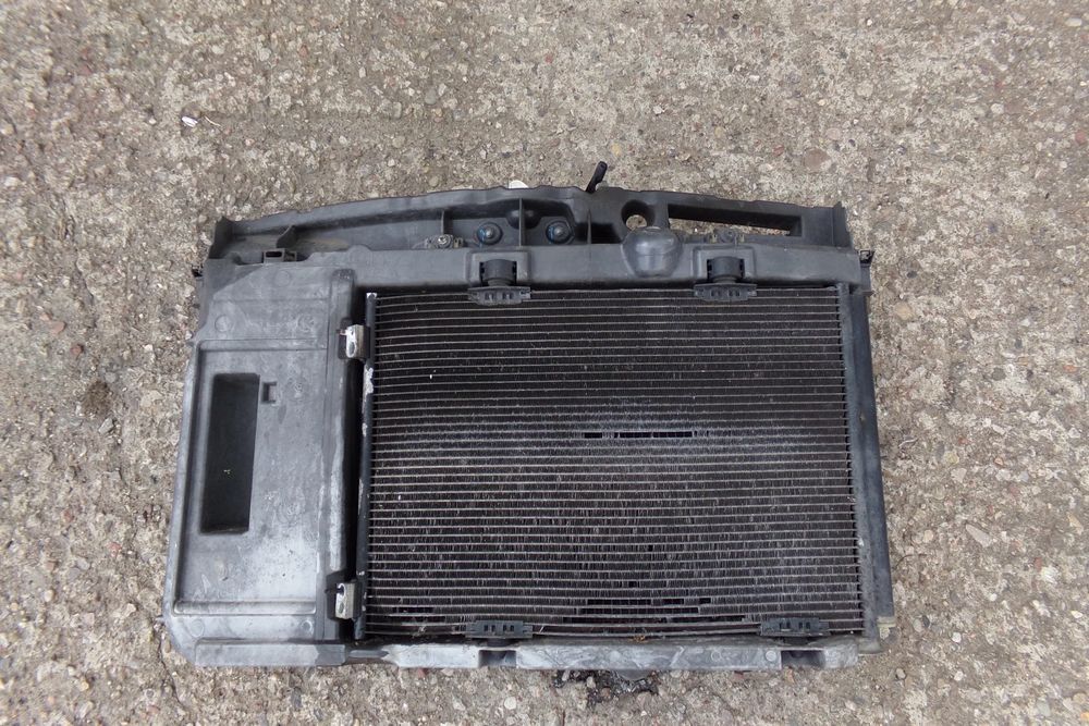 pas przedni 9687711380 z chłodnicami i wentylatorem peugeot 207 1.6vti
