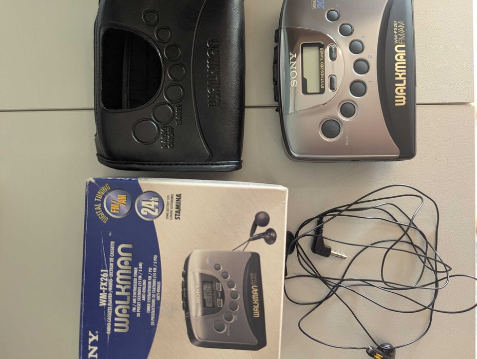 Walkman Sony WM-FX261 rádio FM/AM + cassetes, c/ caixa