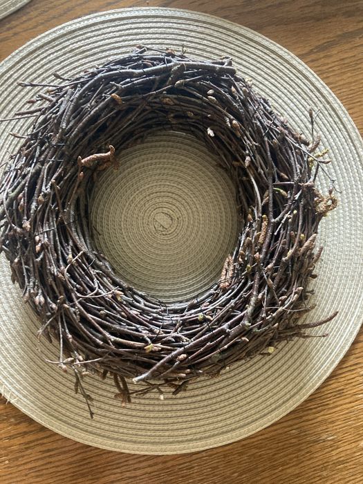 Wianek z gałązek brzozowych