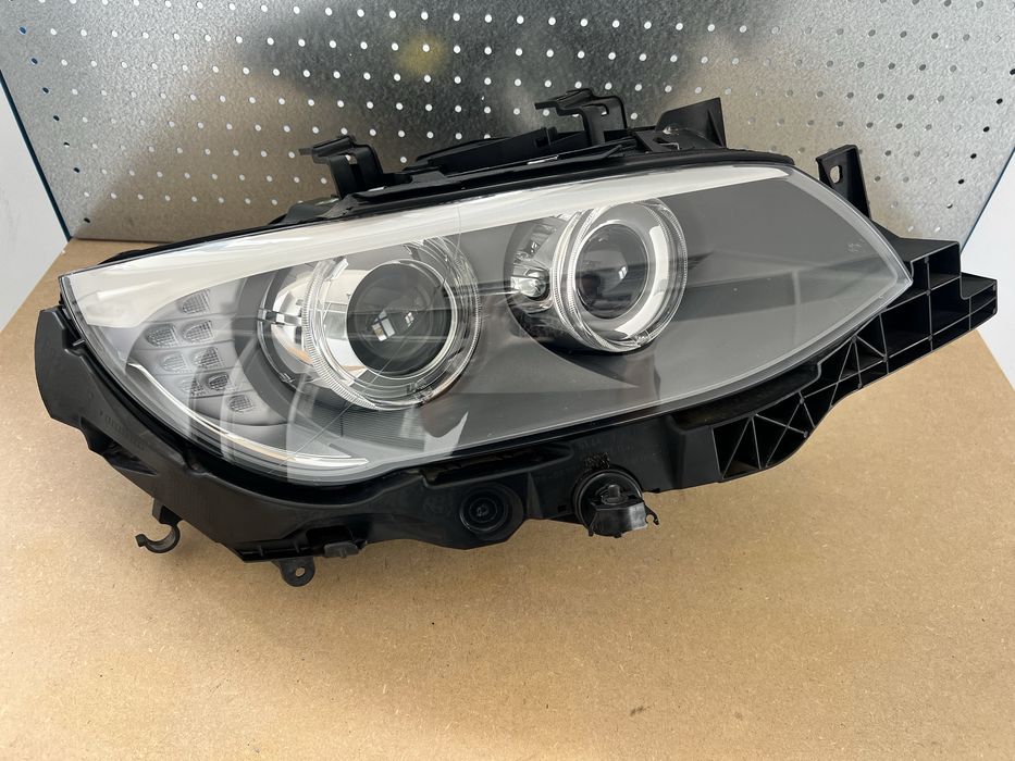 Farol de xénon direito e esquerdo BMW Série 3 (E92 e E93 LCI)