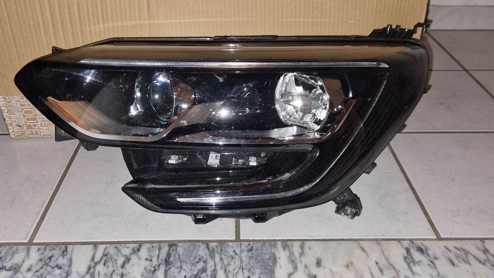 Ótica Esquerda MEGANE IV