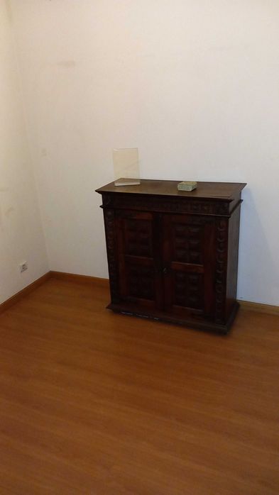 Fantástico T2+1 Mobilado com Jardim Privativo e Box Individual